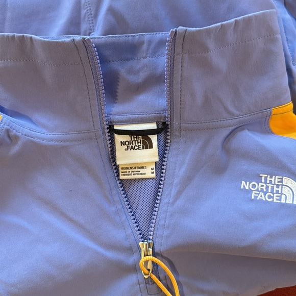The North Face Class V Windbreaker - Picture 5 of 10